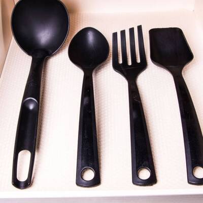 Decobella Şeffaf Raf Örtüsü 200x30 cm, Kaymaz ve Kolay Temizlenir - 5